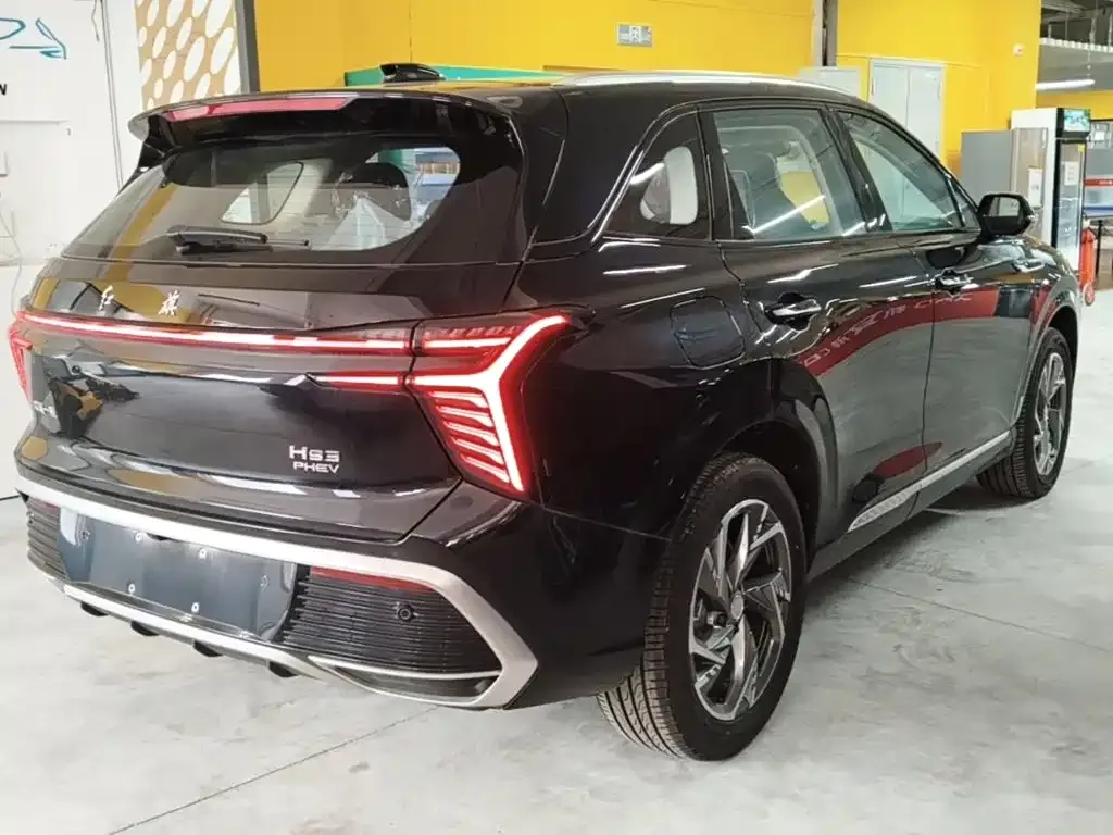 Hongqi HS3 PHEV — фото 3