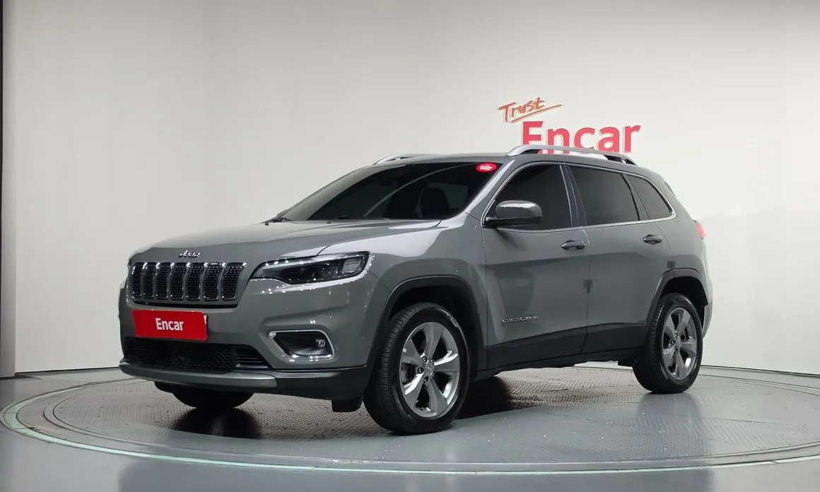 Jeep Cherokee — фото 1