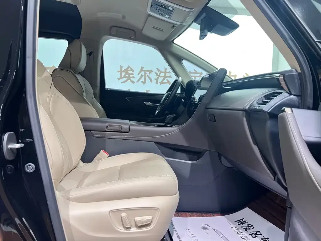 Toyota Alphard — фото 4