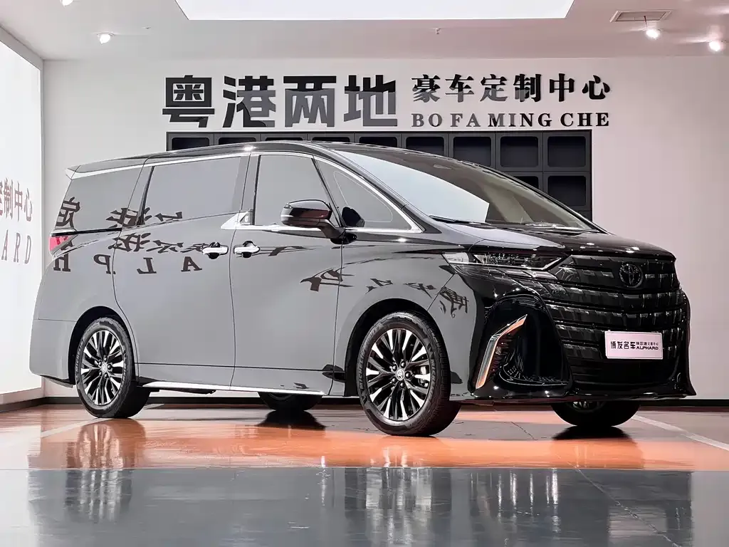 Toyota Alphard — фото 3