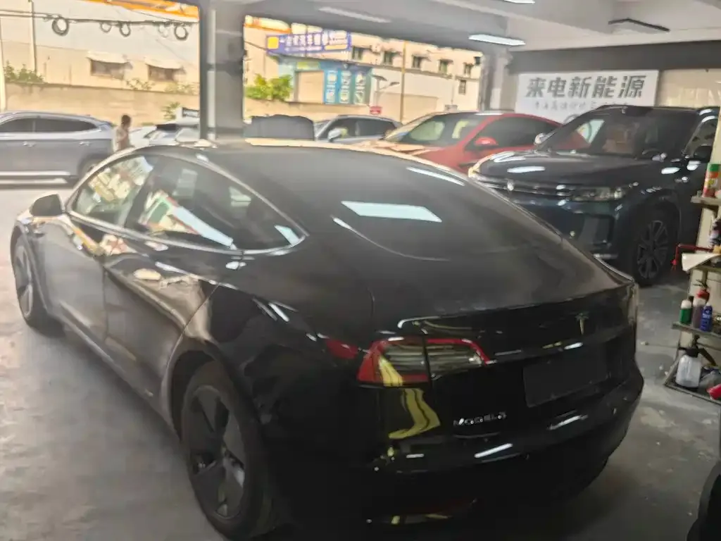 Tesla Model 3 — фото 5