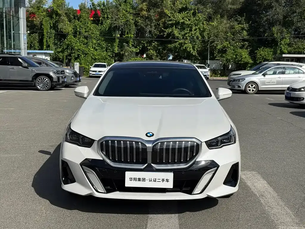 BMW 5 Series — фото 10