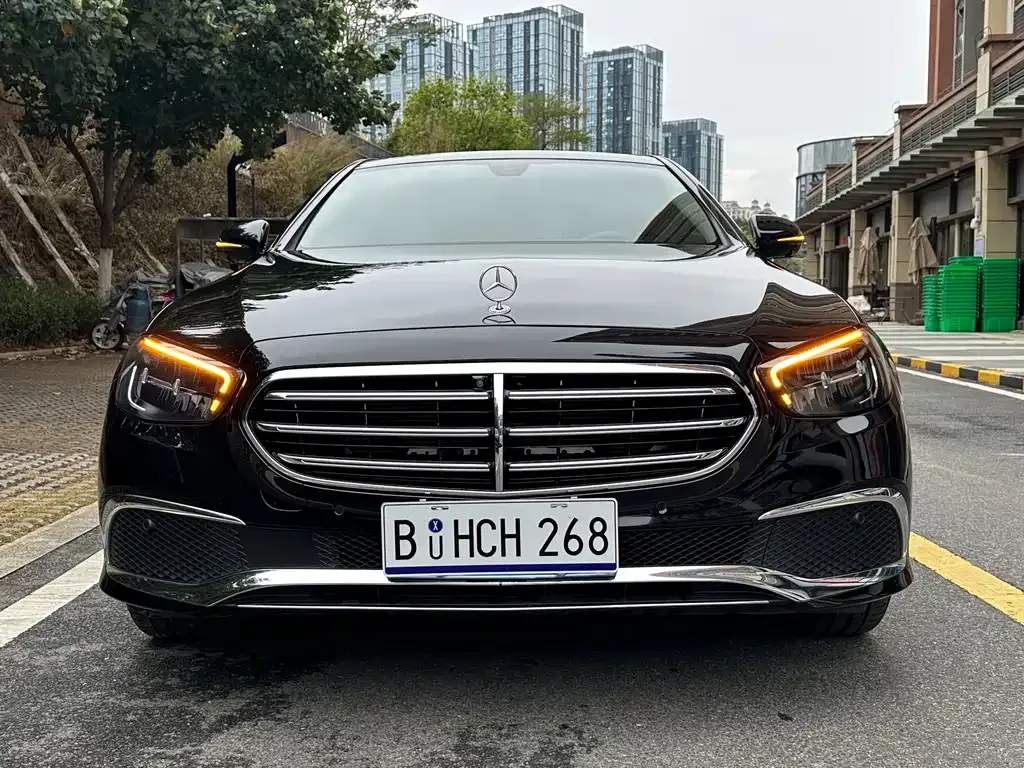 Mercedes-Benz E-Class — фото 2