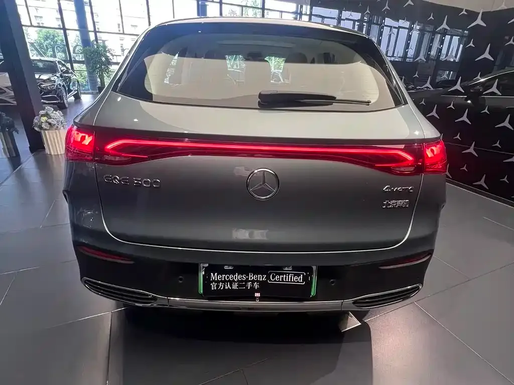 Mercedes-Benz EQE SUV — фото 4