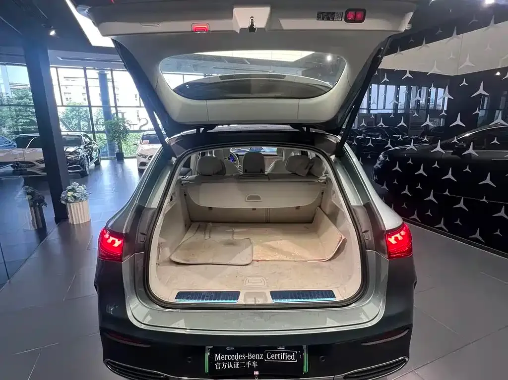 Mercedes-Benz EQE SUV — фото 10