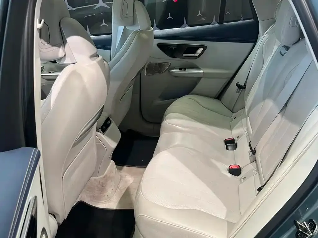 Mercedes-Benz EQE SUV — фото 3