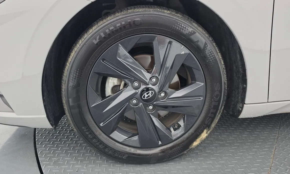 Hyundai AVANTE — фото 2