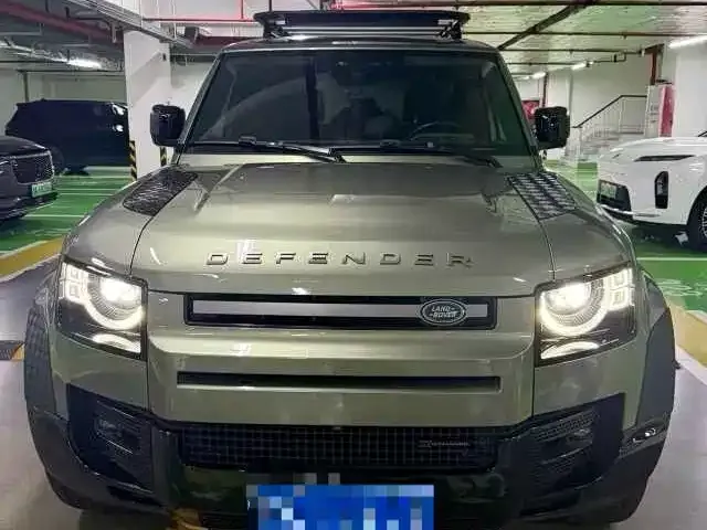 Land Rover Defender — фото 1