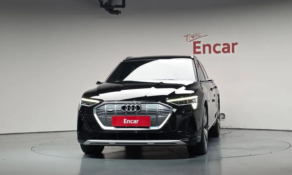 Audi e-tron — фото 9