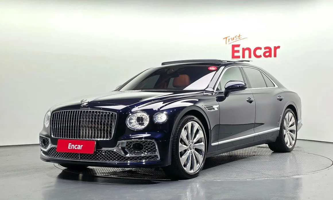 Bentley Flying Spur — фото 1