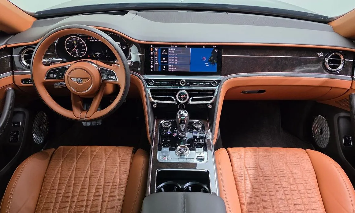 Bentley Flying Spur — фото 8