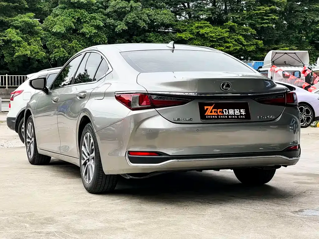Lexus ES — фото 4
