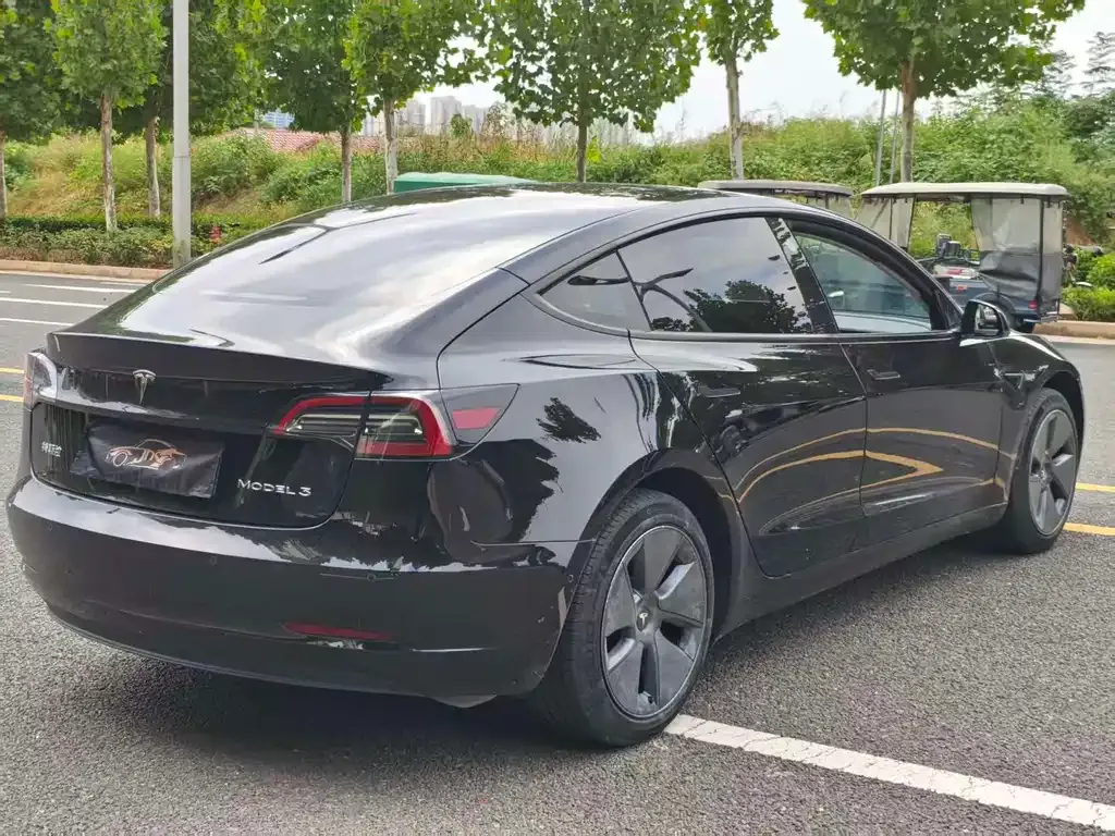 Tesla Model 3 — фото 8