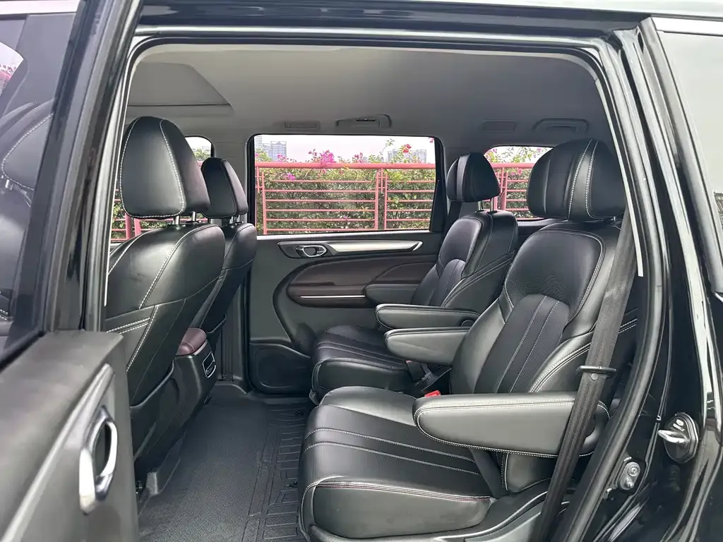 GAC Motor Trumpchi M6 — фото 4