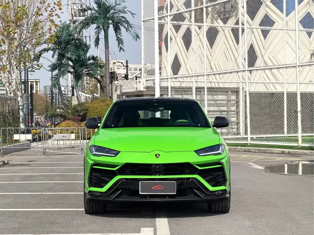 Lamborghini Urus — фото 10