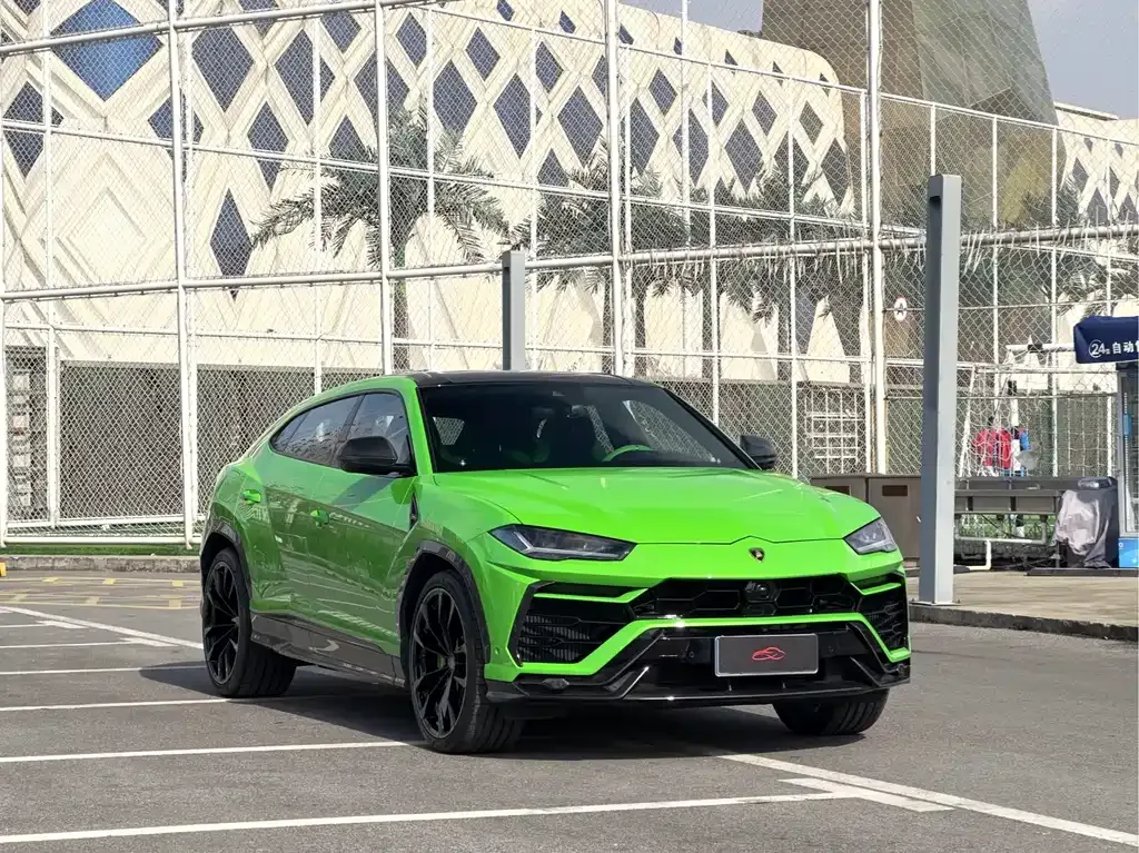 Lamborghini Urus — фото 9