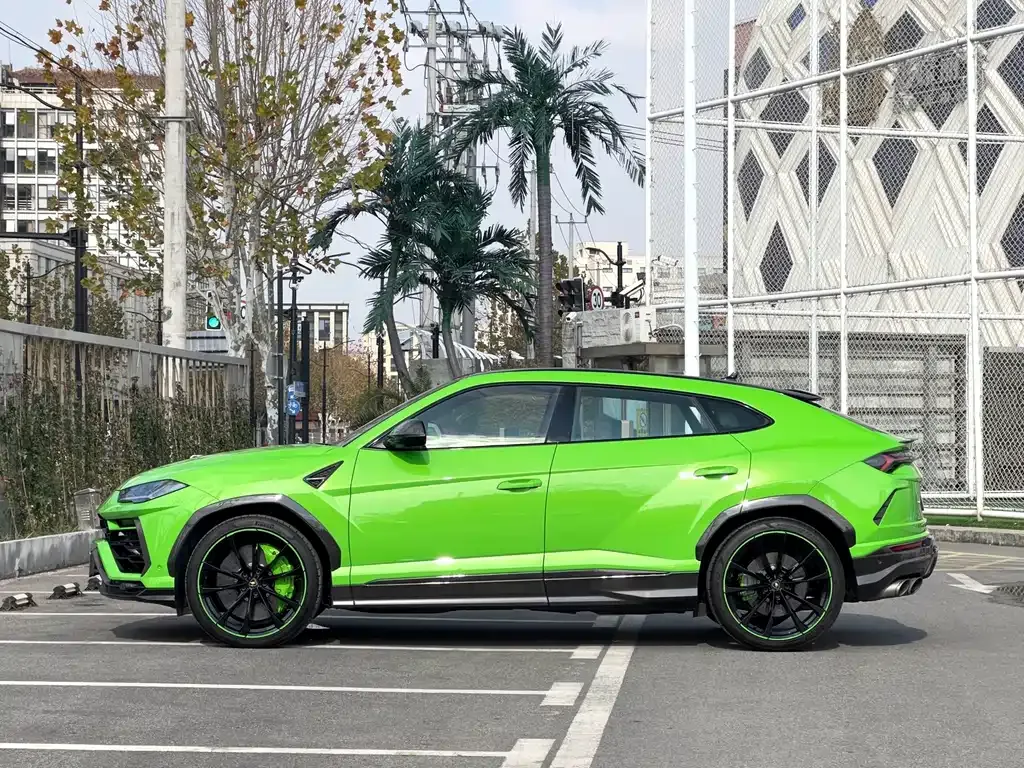 Lamborghini Urus — фото 7