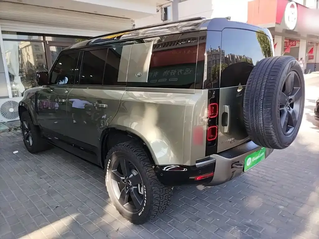 Land Rover Defender — фото 7
