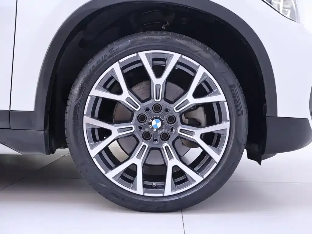 BMW X1 — фото 9