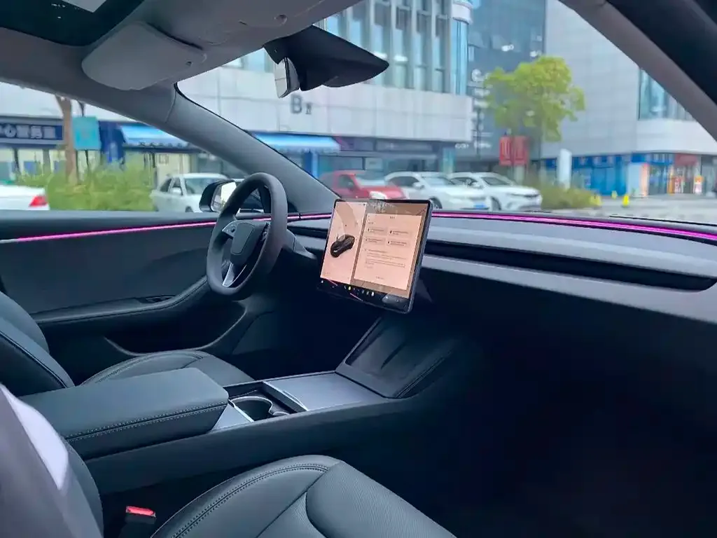Tesla Model 3 — фото 3
