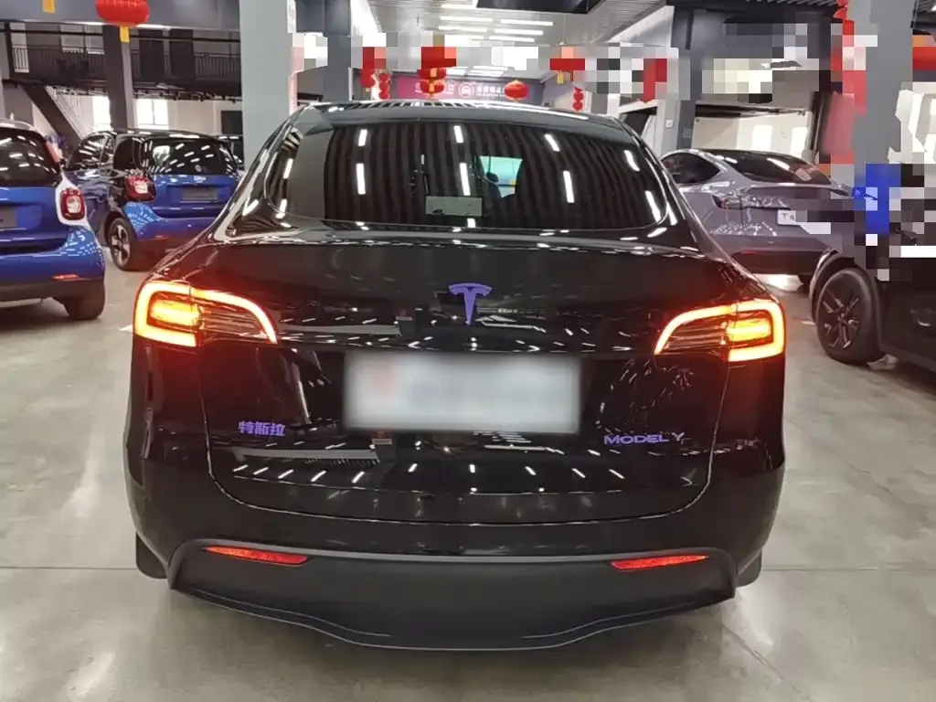 Tesla Model Y — фото 4