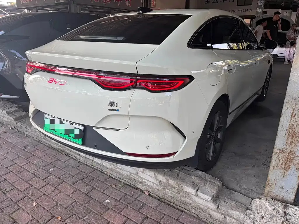 BYD Qin L — фото 9