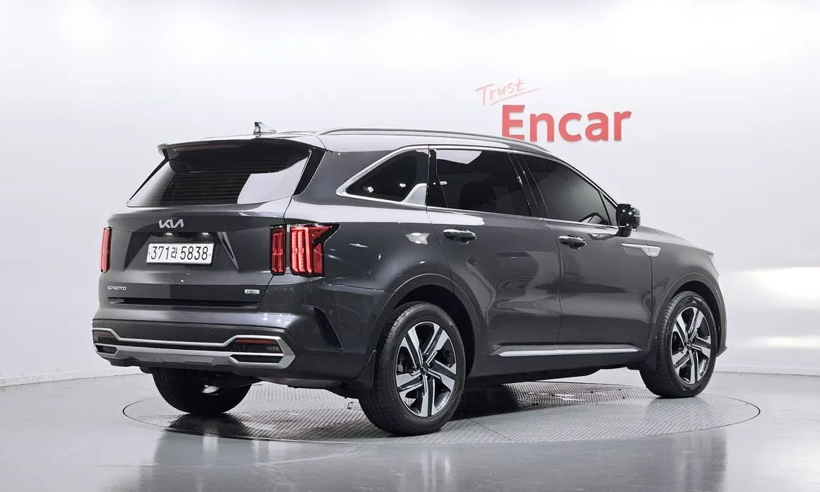 Kia Sorento — фото 9