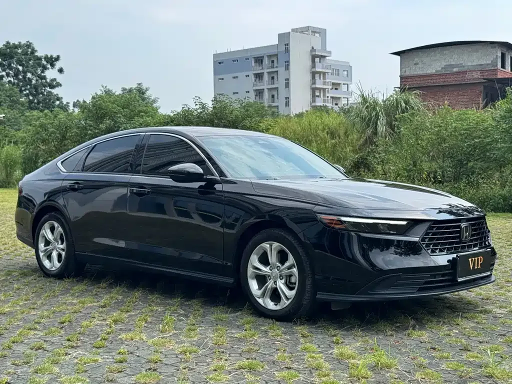 Honda Accord — фото 8