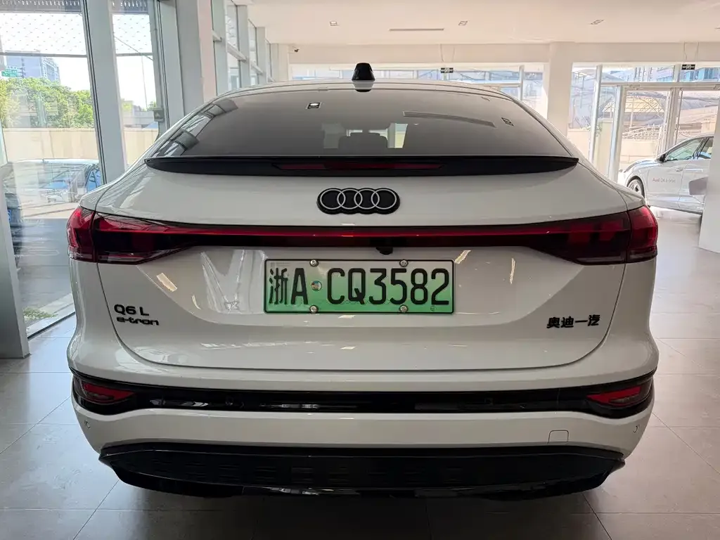 Audi Q6L Sportback e-tron — фото 6