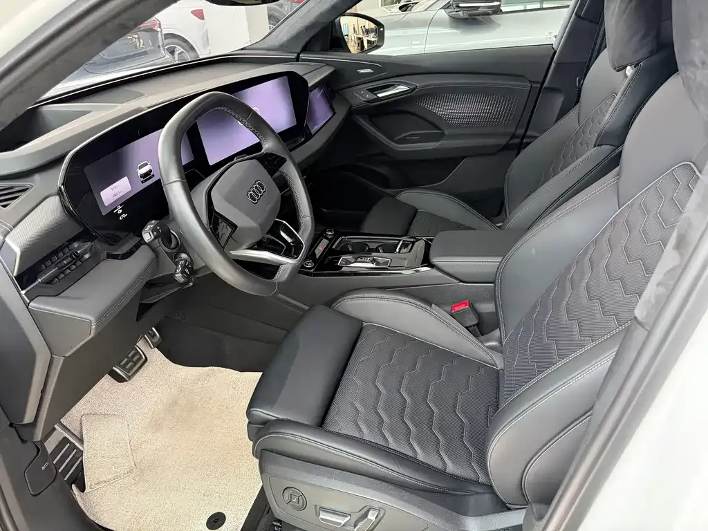 Audi Q6L Sportback e-tron — фото 9