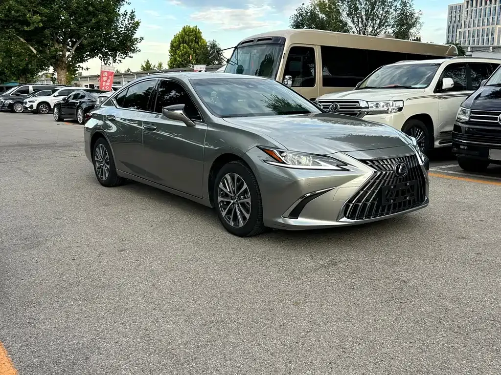 Lexus ES — фото 6