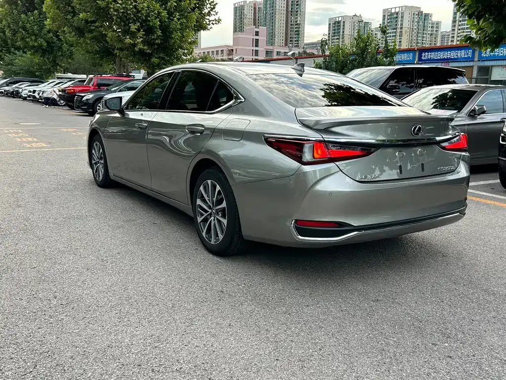 Lexus ES — фото 3