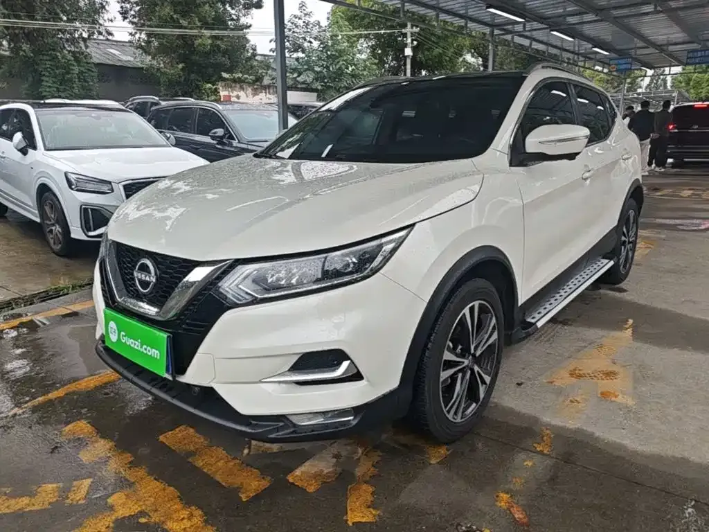 Nissan Qashqai — фото 1