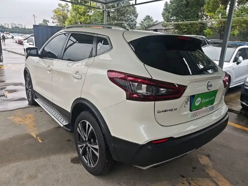 Nissan Qashqai — фото 8