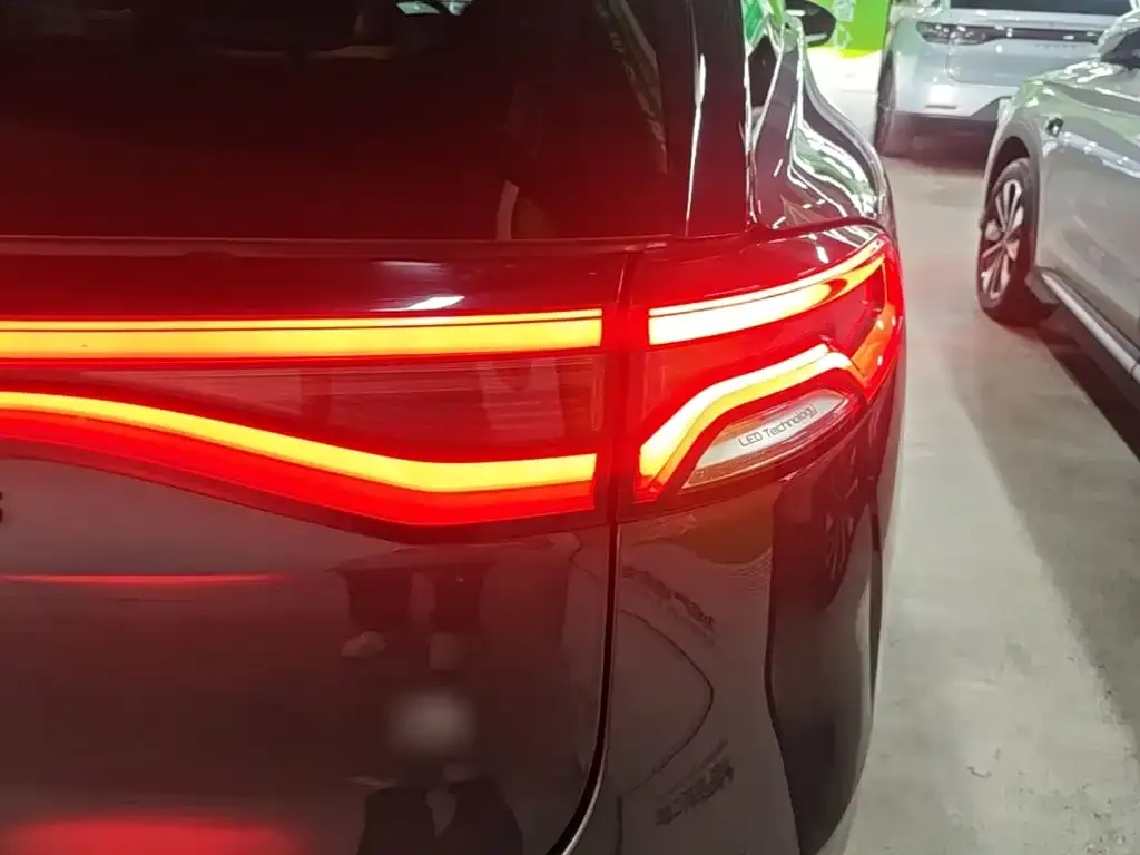BYD Tang New Energy — фото 10