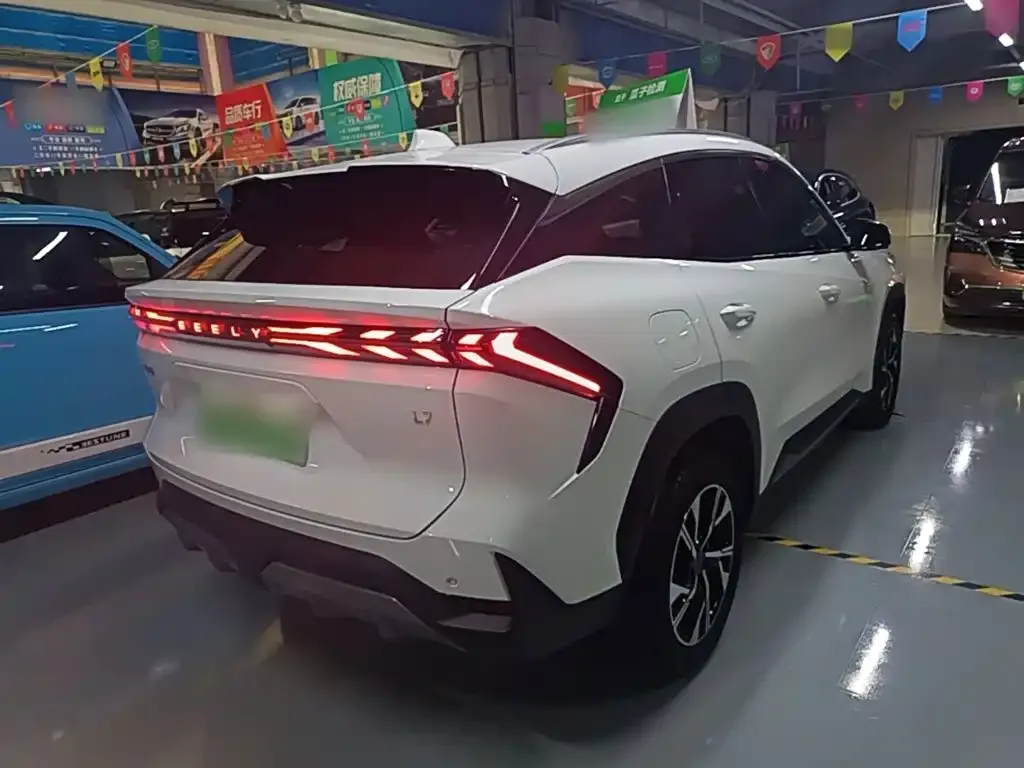 Geely Galaxy L7 — фото 3