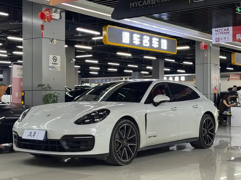Porsche Panamera — фото 1