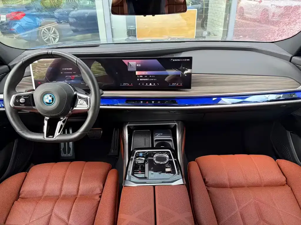 BMW i7 — фото 5