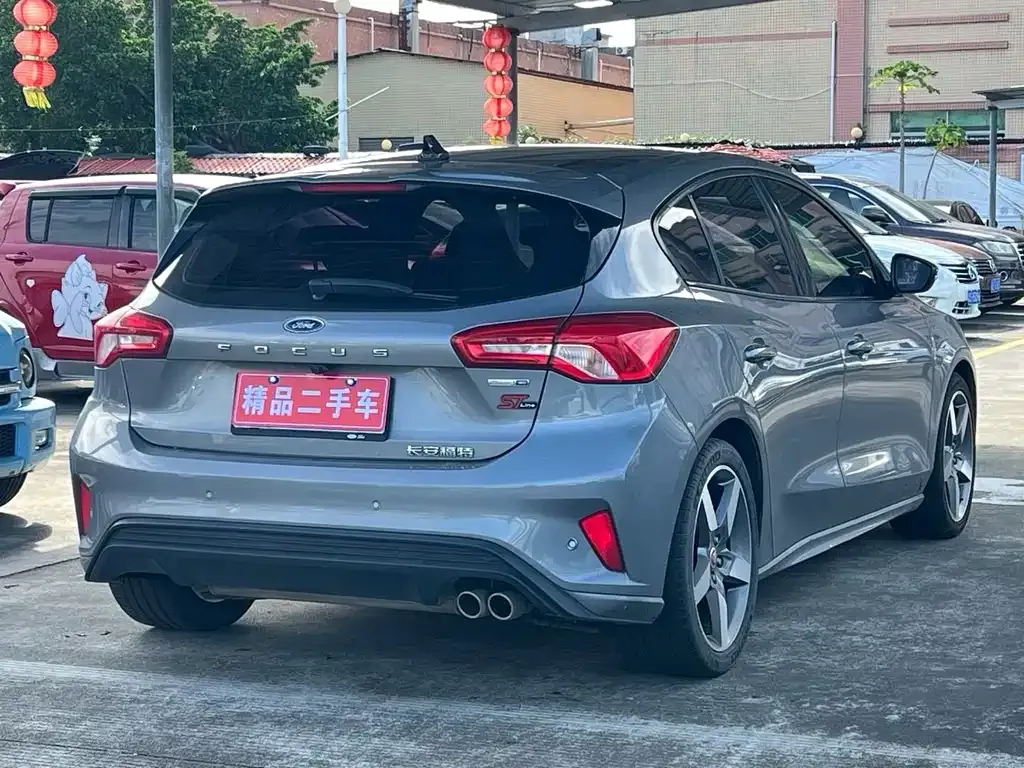 Ford Focus — фото 3