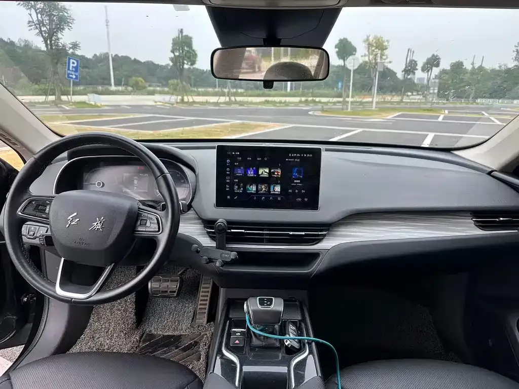 Hongqi E-QM5 — фото 3