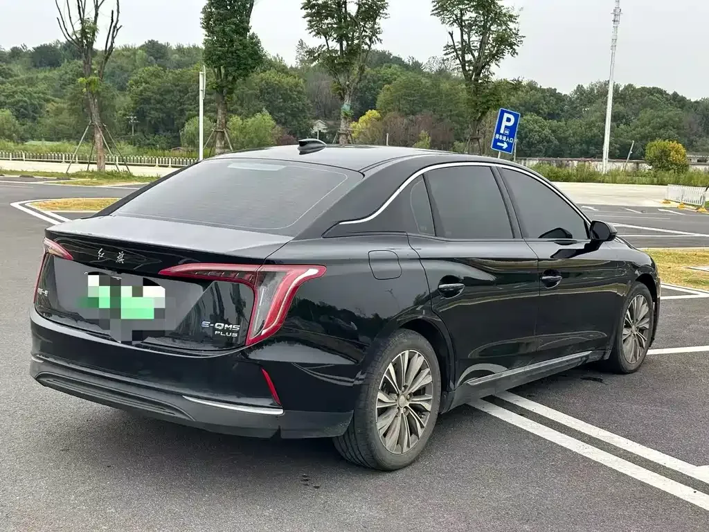 Hongqi E-QM5 — фото 8