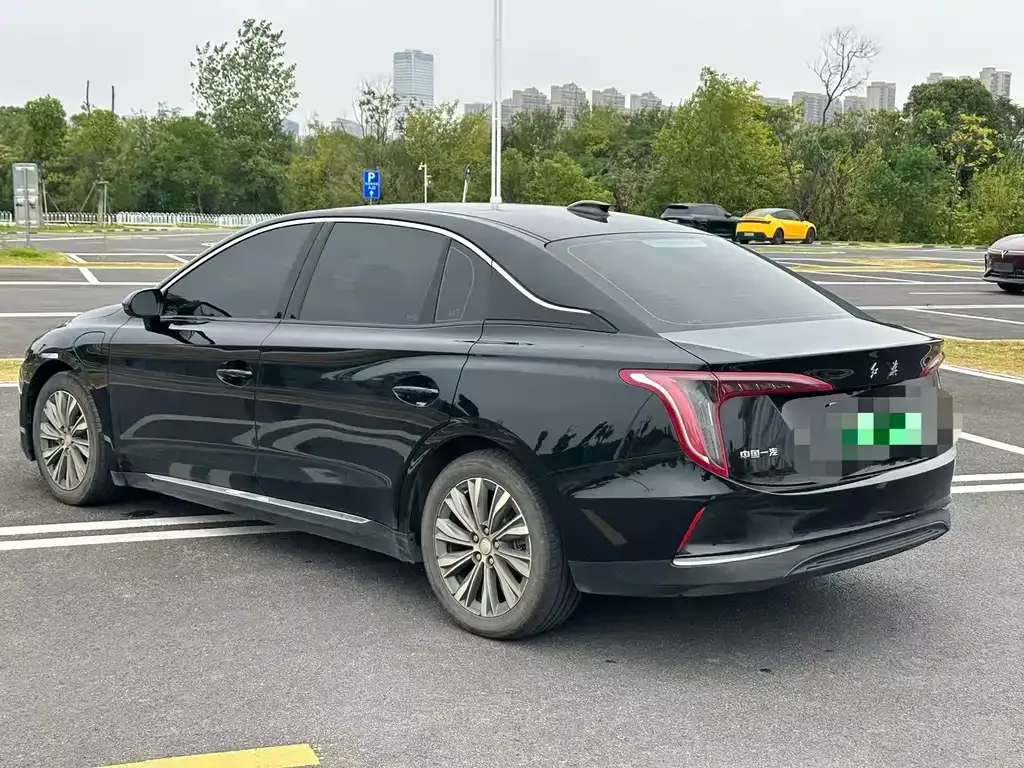 Hongqi E-QM5 — фото 4