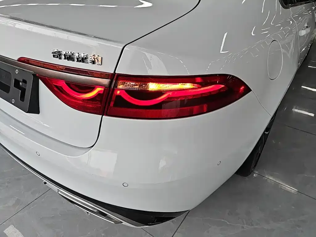 Jaguar XFL — фото 3