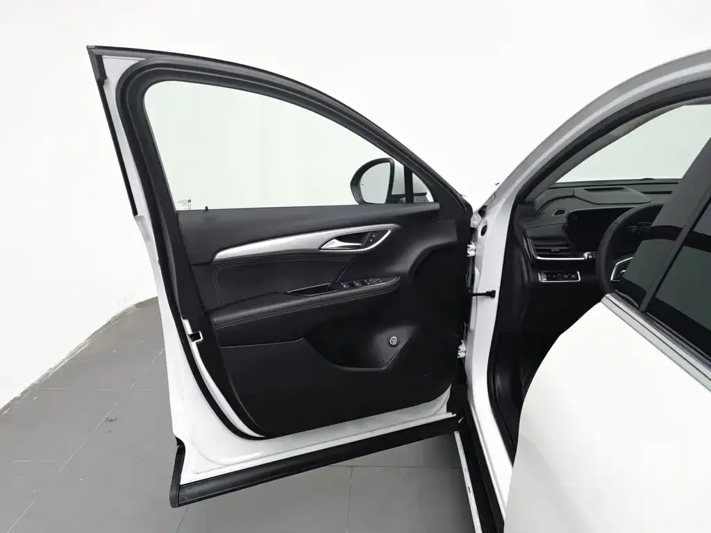 Buick Envision Plus — фото 5