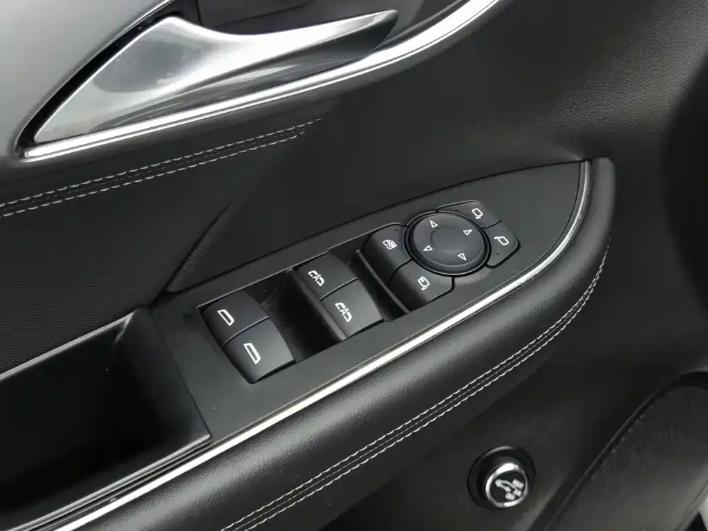 Buick Envision Plus — фото 3