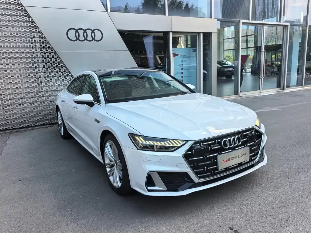 Audi A7L — фото 8