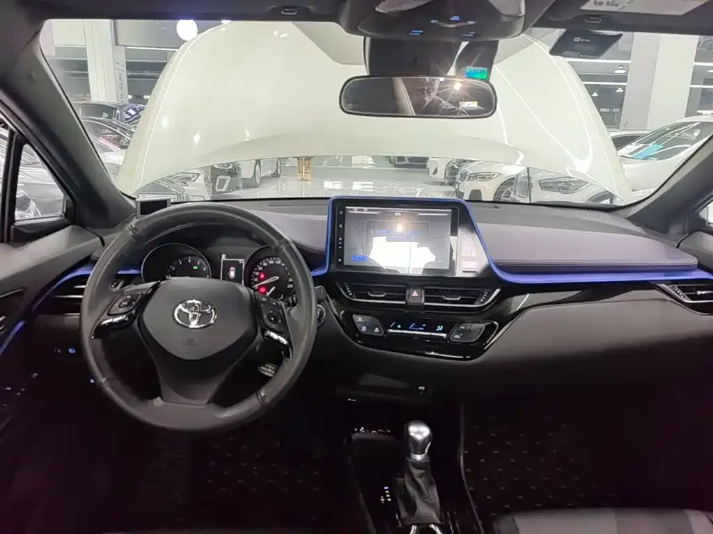 Toyota C-HR — фото 6