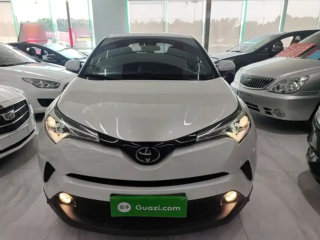 Toyota C-HR — фото 10