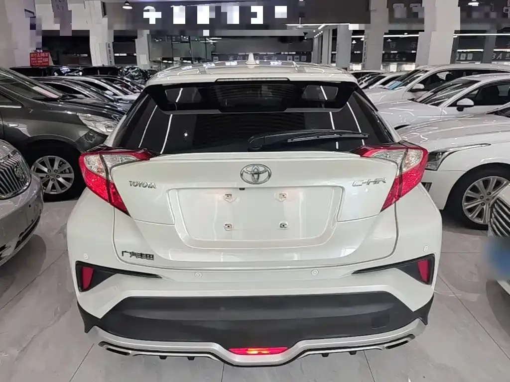 Toyota C-HR — фото 8