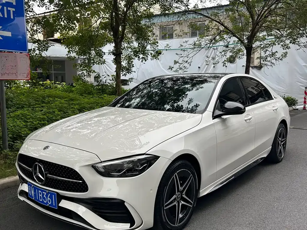 Mercedes-Benz C-Class — фото 1